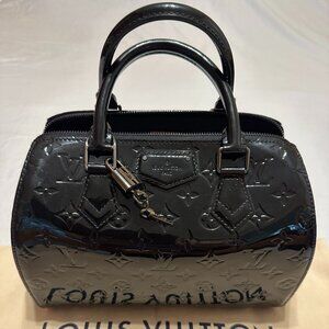 LOUIS VUITTON  Black Vernis Montana
